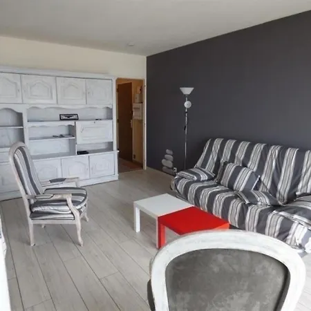 A Dans En Front De Mer De Type F3 Avec Balcon Апартаменты